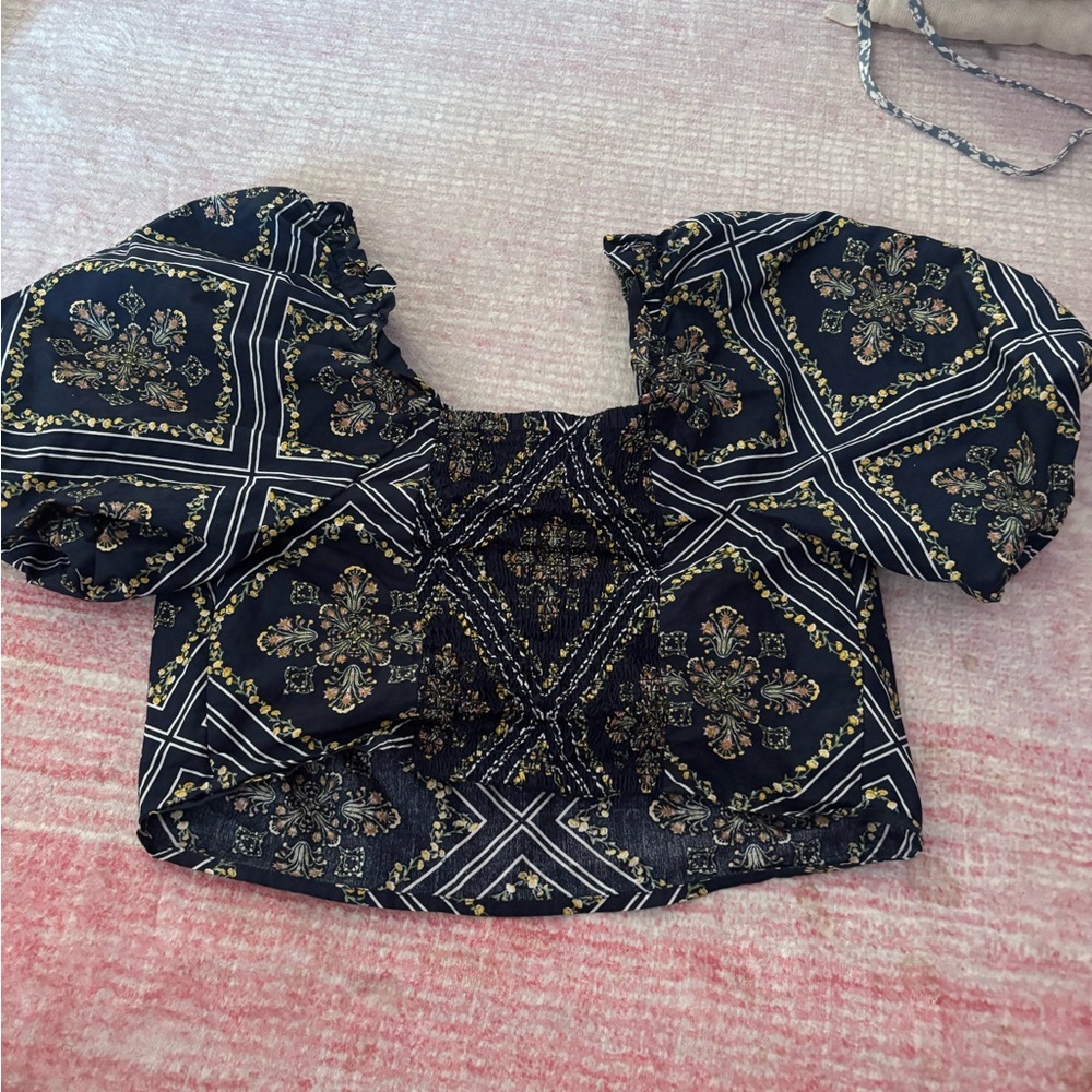 LOFT Black and Gold Patterned Crop Top